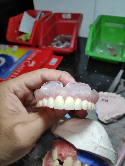 Corona dental lab