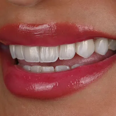 معمل زركون الماسي لتركيبات الاسنانDiamond Zercon Dental Lab