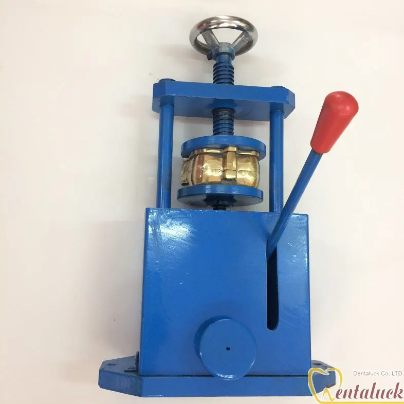 Máy ép nhựa nấu con đội