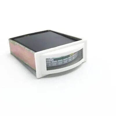 Square pressure gauge