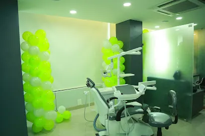 रूट्ज डेंटल केयर एंड इंप्लांट सेंटर – Thoraipakkam, Chennai