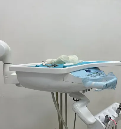 مجمع الدكتور عبد العزيز العمرو لطب الاسنان – بريدة