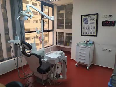Dr Oudrhiri Younes cabinet dentaire fes
