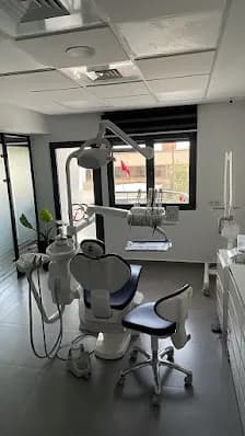 Centre Dentaire - Dr. Omar Basraoui
