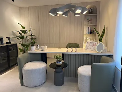 Dr.Maya Khalaf dental center( مركز د.مايا خلف لطب الأسنان)Dentist