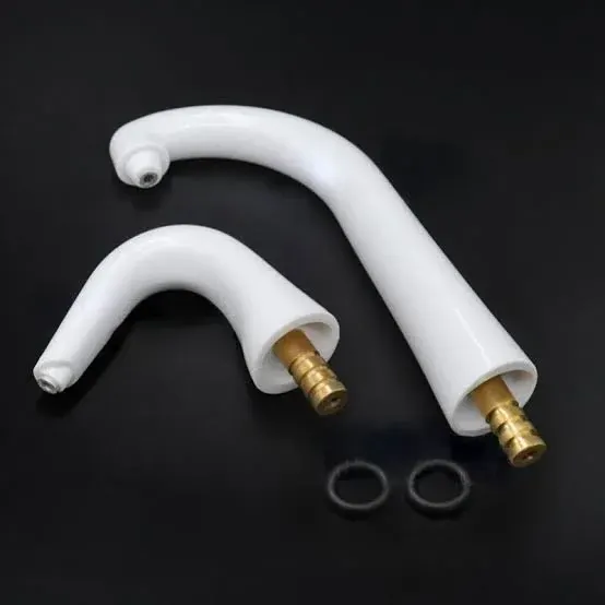 Flush pipe