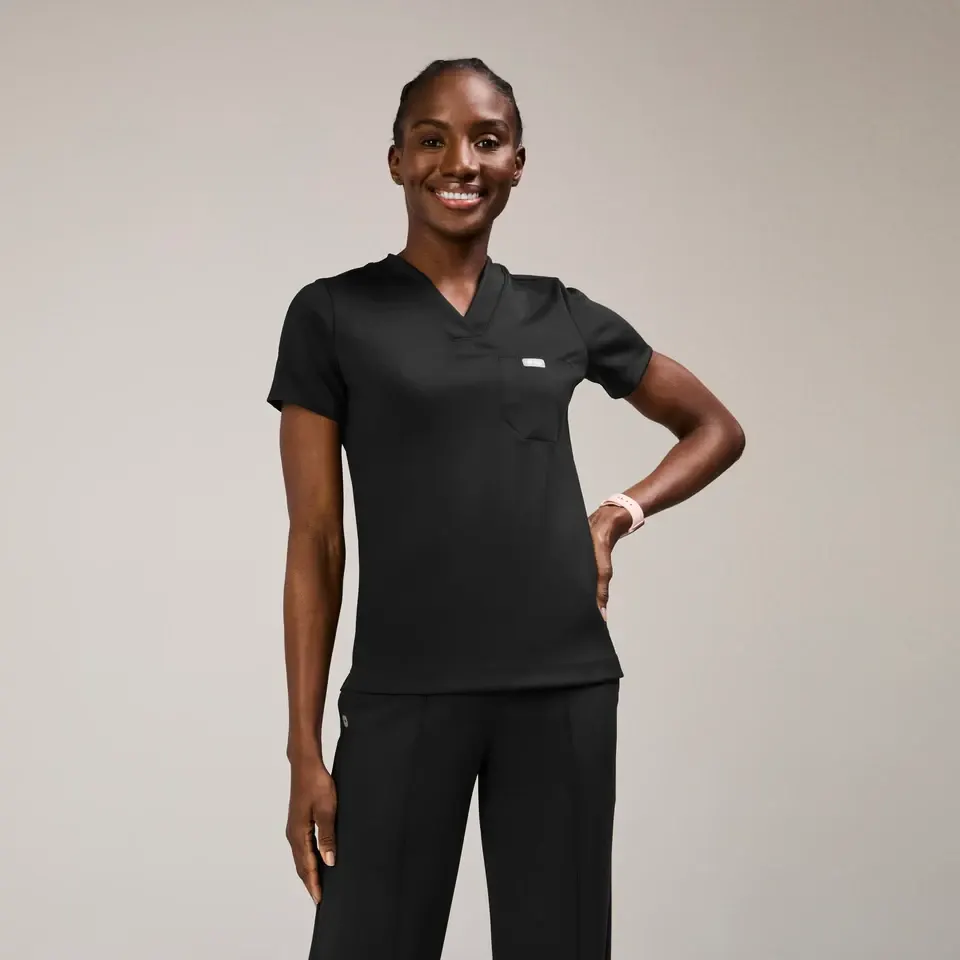 FIGS SONA FORMX SLIM V-NECK TOP (توب فقط)